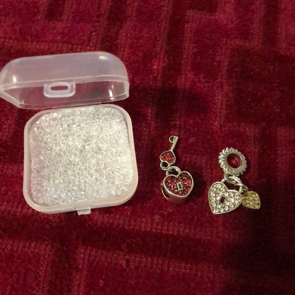Bracelets charms.